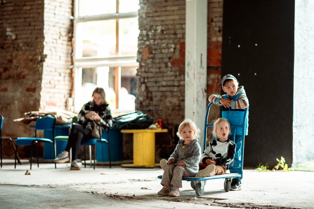 skulptuurinäitus Viscosa kultuuritehases. Mida teha Hiiumaal ja kuhu minna lastega lasteprogramm. Majutuskohad Hiiumaal ja puhka Eestis kontserdid, söögikohad ja suvefestivalid. Kirev kultuurikava, loodusmatkad, kultuurireisid ja giidituurid.