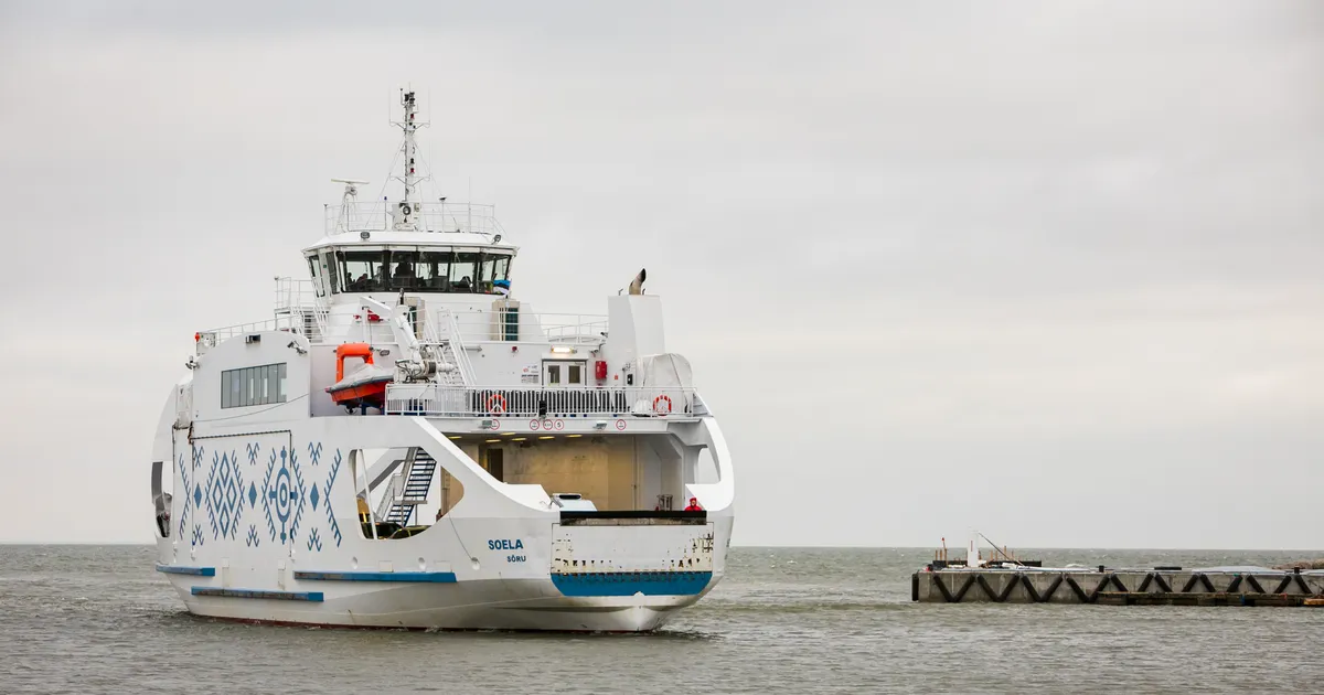 Parvlaev Soela transpordib reisijaid Hiiumaa ja Saaremaa vahel